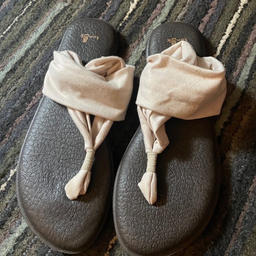 EUC Women’s Sanuk Yoga Sling Shoes Sz 9
